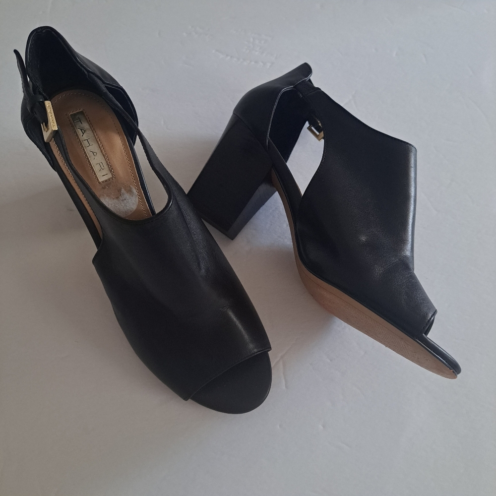 TAHARI TA Going Black Leather Round Open Toe Open Sides Buckle Ankle Shoes 9.5 M